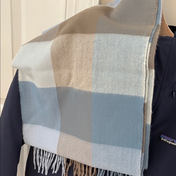 Scottish Cashmere Scarf NWOT - Picture 5 of 5